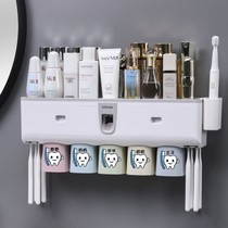 Toothbrush rack 5 family suction wall brush Cup hanging wall squeezing toothpaste artifact toilet free of punching