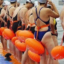 Swimming floating ball follow-up worm swimming circle and fart bright ball swimming ball outdoor swimming anti-drowning rafting swimming