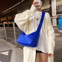 2021 Korean ins Red Tide shoulder crossbody Blue Large capacity waterproof nylon cloth bag womens bag Hong Kong style simple
