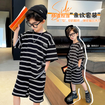 Boys summer clothing suit 2022 new childrens summer short sleeves thin and big boy cool chic two sets of damp