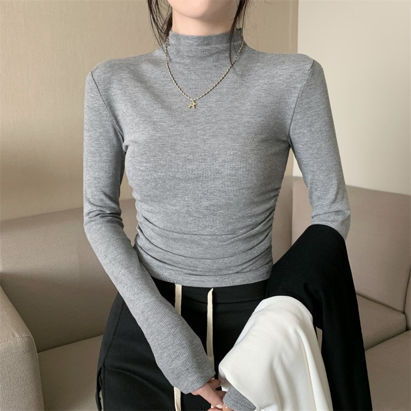 Casual interior gray long sleeved T-shirt for women's autumn 2023 new slim fitting pleated spicy girl half high collar bottom top