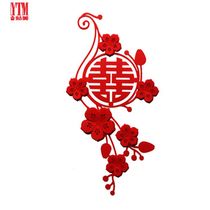 Three-dimensional flower-happy words push-pull glass pair door open wedding photos on two sides decorated wedding house creative dress with arranged supplies