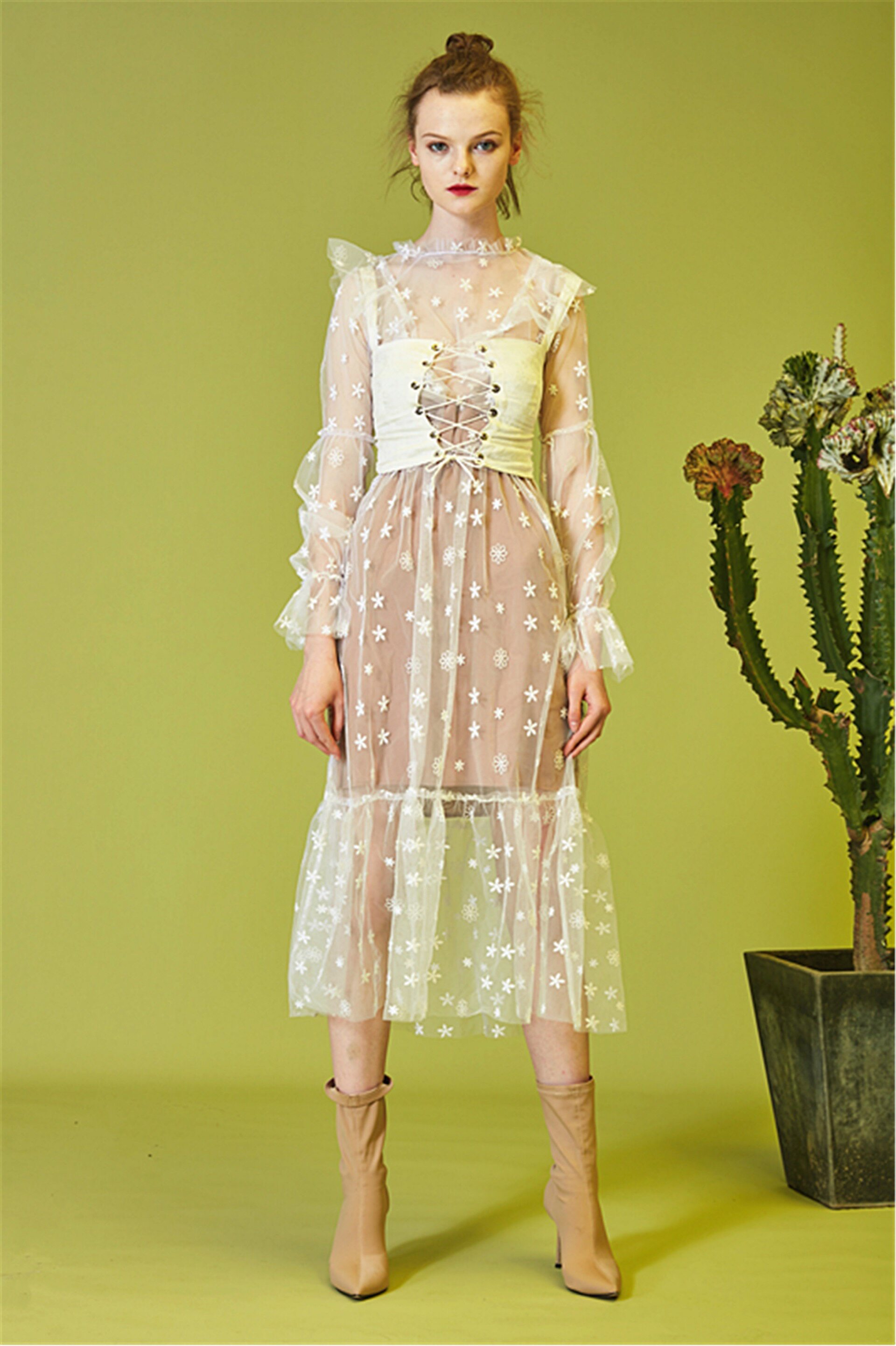 超火连衣裙 for love仙女刺绣大裙摆拖地长裙度假海边