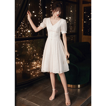 White dress dress with dress female summer small and luxurious and luxurious and high-end usual can be worn with neckline registration white dress
