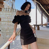 2021 New French shoulder high-end dress foreign style waist small black dress short skirt sexy thin (