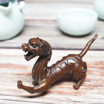 Su Gong solid copper walking tiger pen holder pen holder pen mountain fortune ornaments Japanese copper town factory price Special