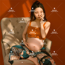 2020 new small frescoed pregnant woman photo gallery Fashion Han-style pregnancy photos Big belly Mimi clothes Photography Write True Clothing