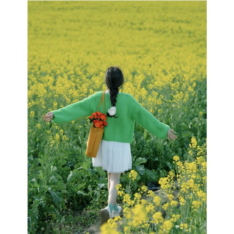 レトログリーン V ネックアライグマベルベットセーターカーディガンコート女性のための春と秋のゆるい怠惰なスタイルのミッドレングスセーター