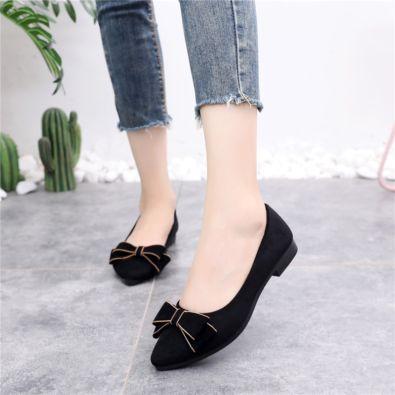 Old Beijing cloth shoes women new flat heel, shallow mouth pointed professional hotel working women's shoes fashionable set of soft sole single shoes