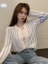 Short coat women 2021 Autumn New Net red fried street wear Hong Kong flavor V-neck striped slim sweater