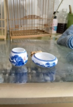 Embroidered bird cage accessories hand-painted blue and white embroidered eye bird food can with three silk inlay head