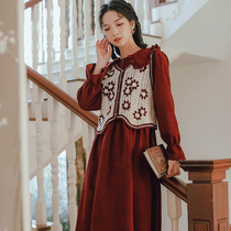 New year clothes women 2021 autumn and winter New French retro Hepburn style knitted vest red dress two-piece