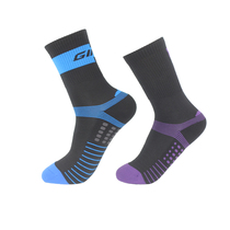 giant giant giant riding socks middle barrel quick-drying sweat-absorbing breathable sports socks men and women running equipment