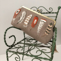MISS IRIS handmade embroidery mouth gold bag retro temperament elegant and beautiful feathers