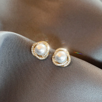 Earrings 2021 New Tide Simple special design sense niche senior sense small temperament pearl earrings female ornaments