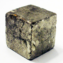 Spanish Pyrite Iron Ore Crystal Ore Shield Folly Gold Sulfurous Iron Ore iron ore Pocket Carry-on stands for fire