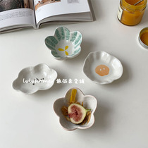 ins hand-pinched Fengyunduo ceramic dipping dish flower hand-painted petal hot pot dish household tableware salad dressing dish