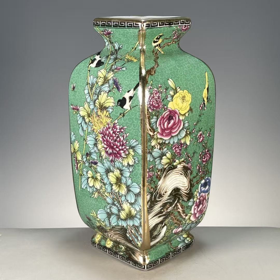 清雍正緑地琺瑯彩掻花花鳥梅瓶 景徳鎮 陶磁器 装飾品 現代工芸品 美術品 置物 清雍正緑地琺瑯彩掻花花鳥梅瓶 景徳鎮 陶磁器 装飾品 現代工芸品 美術