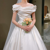 Satin wedding dress 2021 New tailing shoulder temperament bridal mortal French light main wedding dress Super fairy dream
