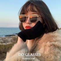  Retro Hong Kong style white sunglasses womens oval small face tide street shot sunglasses shade holiday beach glasses