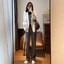 2022 new early spring temperament stylish mouth tablet double-row button small crowdsourced design superior black suit jacket woman