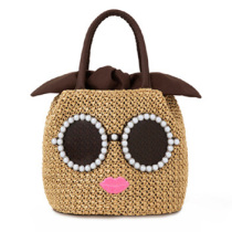 Japanese BOOK magazine spring and summer new products sunglasses pearl embroidery lips straw bag hand bag beach bag