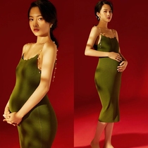 Pregnant womens photo clothing new outer diameter green female retro oil painting style photography suspender skirt pregnant woman Photo Photo Photo uniform