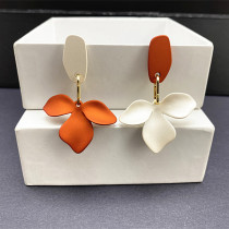 Superior Sensation Earrings 925 Pure Silver Needle Korea Temperament Supmortal Petals Ears Pendant Women Light Extravagant Asymmetrical Collision of Chromatic Ears