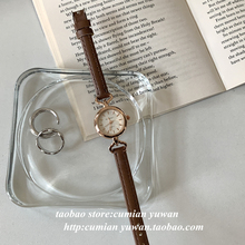 Экзаменационные часы Women Digital Ins Kingdom Дизайн Студенческий циферблат Корейская версия Краткий ремень Кварцевые часы