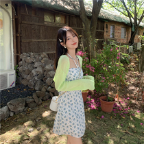 PPHOME summer floral JUE with~Fresh girl halter neck floral suspender dress sunscreen knitted cardigan