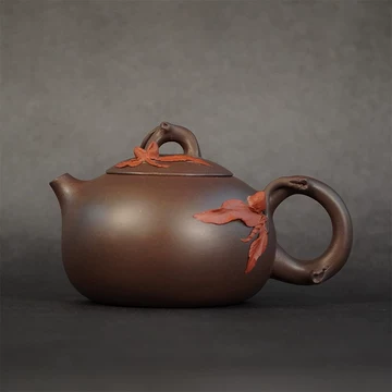 中国茶器　紫砂壺　宜興 在銘 朱泥 菊形 急須 底款：顧景舟 中国茶器 紫砂壺 宜興 在銘 朱泥 菊形 急須 底款：顧景舟 顾景舟