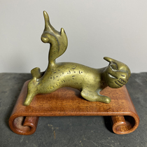 Old bronze lion carved tiny furnace top lion hands to auction piece C4313