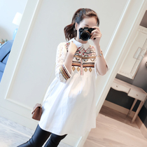 2021 spring and summer new shirt pregnant woman embroidered shirt dress medium long white mid-sleeve top Korean version of the summer top