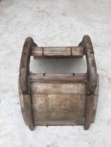 Folk new objects Sub-Cultural Revolution nostalgia Old Ma Saddle Folk Antique Ancient Play Collection Solid Wood Saddle