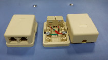 Communication dedicated telephone 1-in-2-out 2-core junction box 2-core double-hole telephone line distribution box 1-in-2-out 2-core junction box 2-core double-hole telephone line distribution box 1-in-2-out